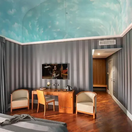 Monti Palace Hotell