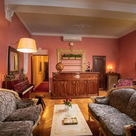 Residenza Frattina 2* Řím