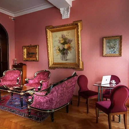 Residenza Frattina 2* Řím