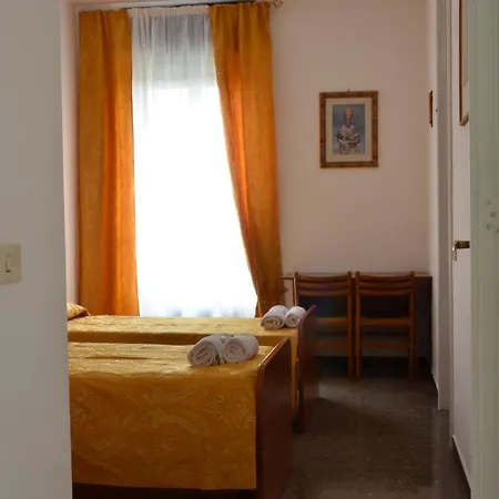 Casa Per Ferie Jpii Dom Polski * Roma
