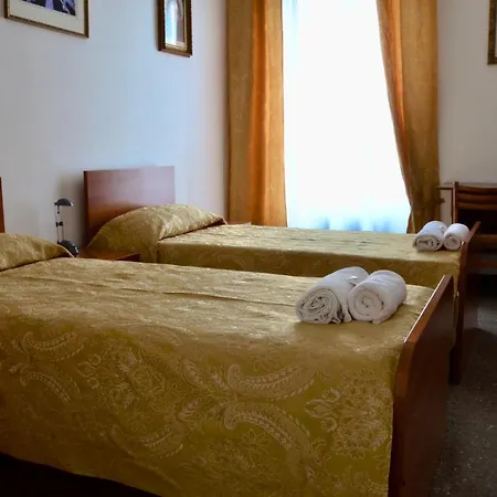 Casa Per Ferie Jpii Dom Polski Affittacamere Roma