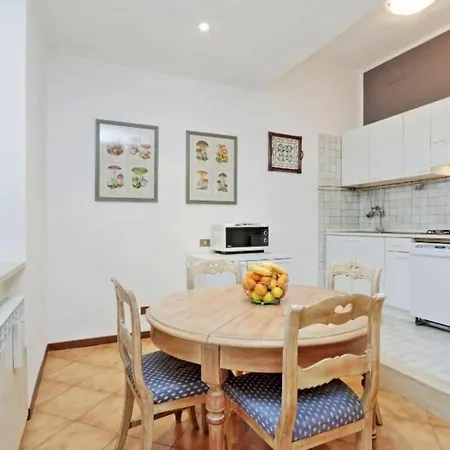 Montebello Apartment *