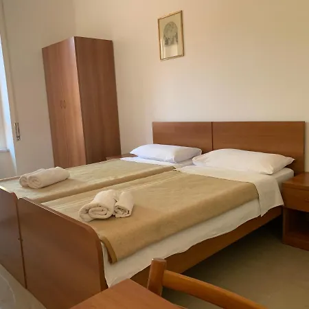 Casa Per Ferie Jpii Dom Polski * Roma