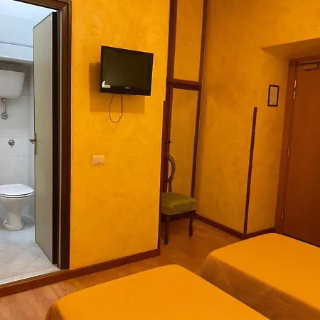 Roma Castle Termini Guest house