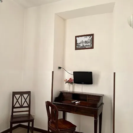September Bed & Breakfast Rome