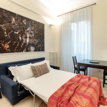 Sunny Flat In Elegant Building Close To Colosseum Roma