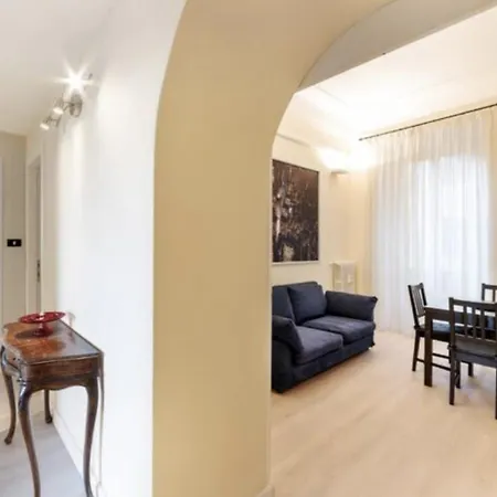 Sunny Flat In Elegant Building Close To Colosseum