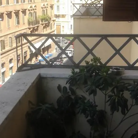 The Pope's Window 2* Rom