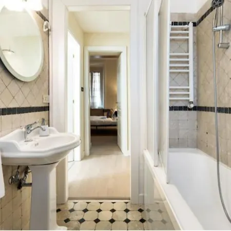 Sunny Flat In Elegant Building Close To Colosseum * Roma