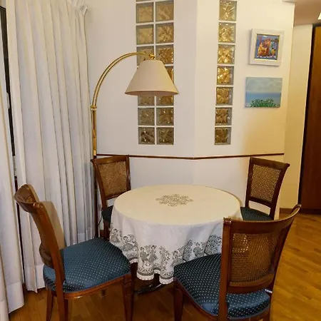 Bob's Fleming House * Rome