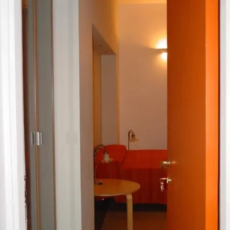 A Via Alessandro Torlonia Bed & Breakfast Roma