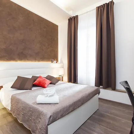 Town House Fontana Di Trevi Bed & Breakfast