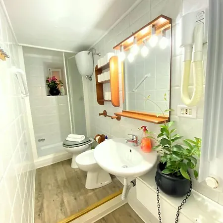 La Casa Simpatia - Con Parcheggio A Richiesta Convenzionato ! Affittacamere Roma