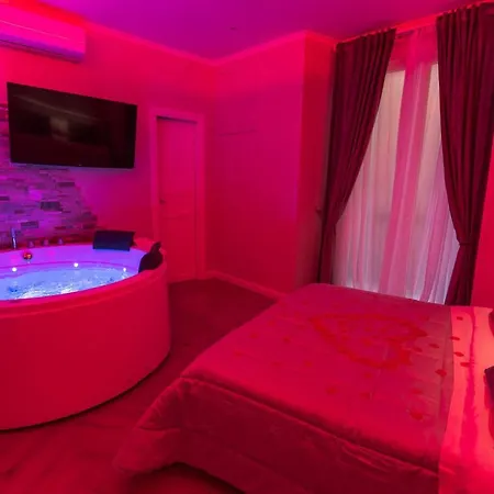 Silver Coliseum Apartment *