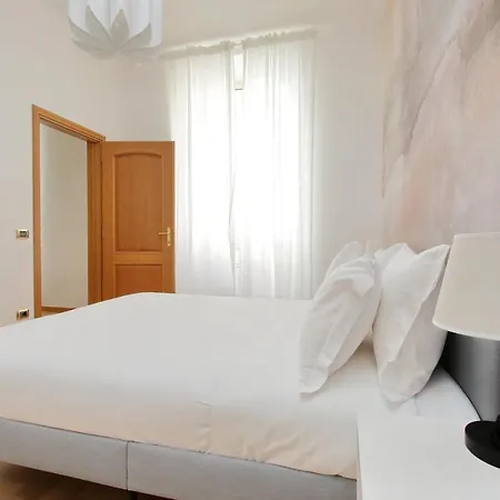 Take Me - Forum Apartment