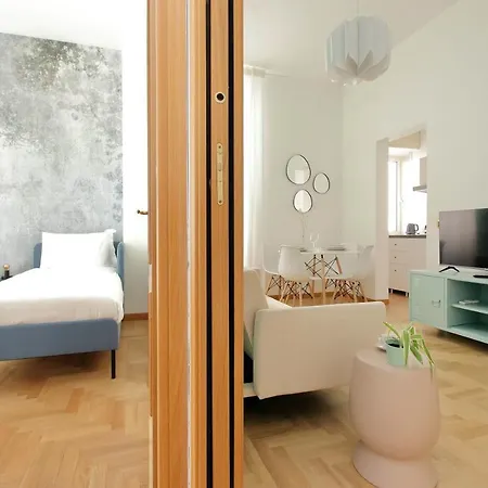 Take Me - Forum Apartment