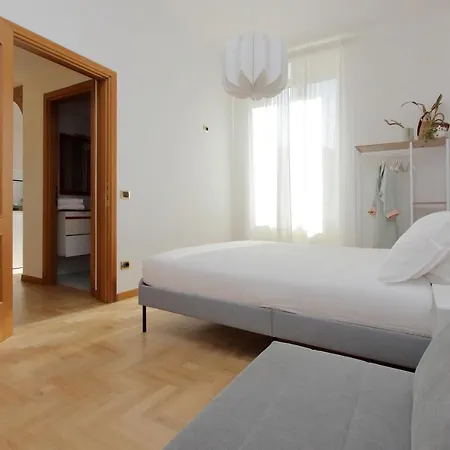 Take Me - Forum Apartment