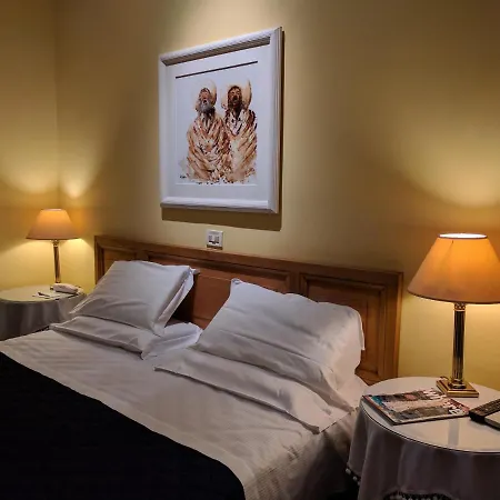 Hotel Cairoli 4*