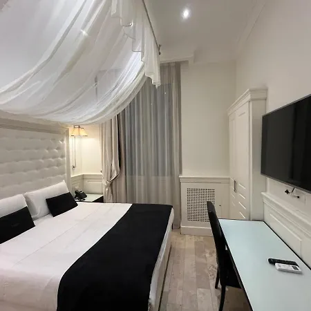 Dei Quiriti 3* Roma
