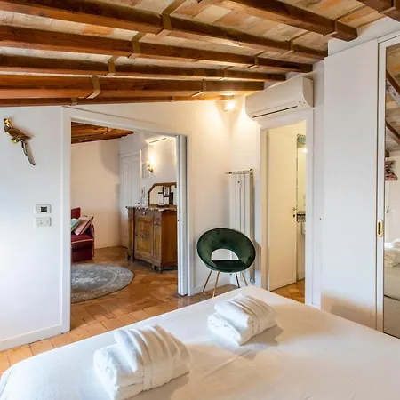 Frattina Apartment *