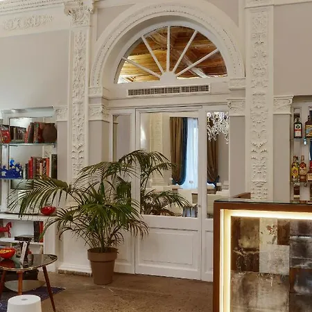 L'obelisque Maison De Luxe