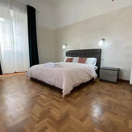 Cavour 44616 Roma