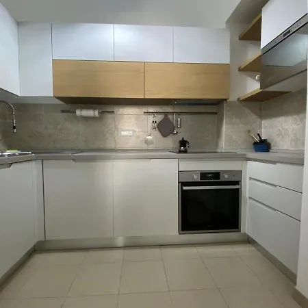 Cavour 44616 Appartamento