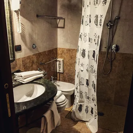 Robinson Hotel 2*