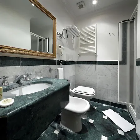 Отель Exe International Palace Рим