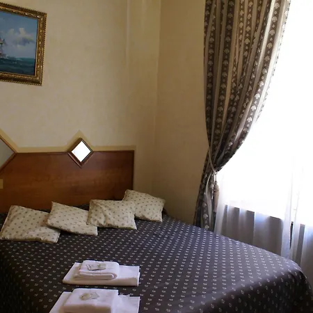 Hotel Farini Rome