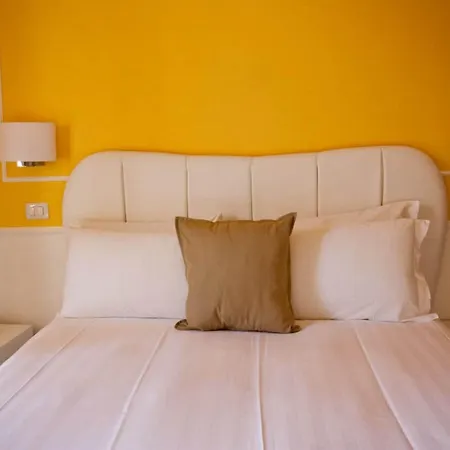 Trevi Aparthotel 2*