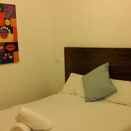 Trevi Aparthotel 2*