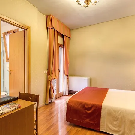 Flower Garden Otel Roma