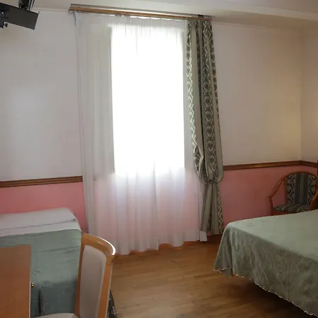 فندق Santa Prassede 2*