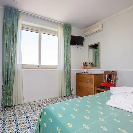 Casa Tra Noi 3* Rome