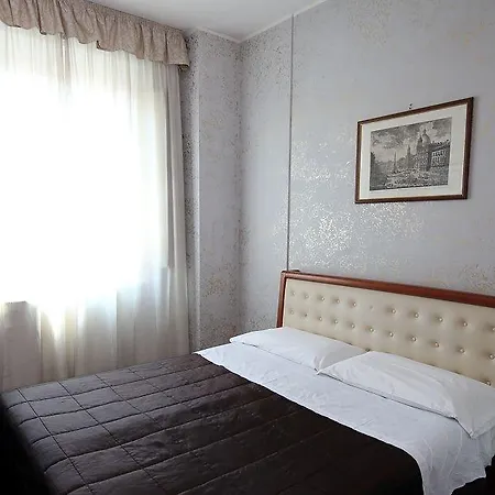 Hotel Roma Room Hotel 3*