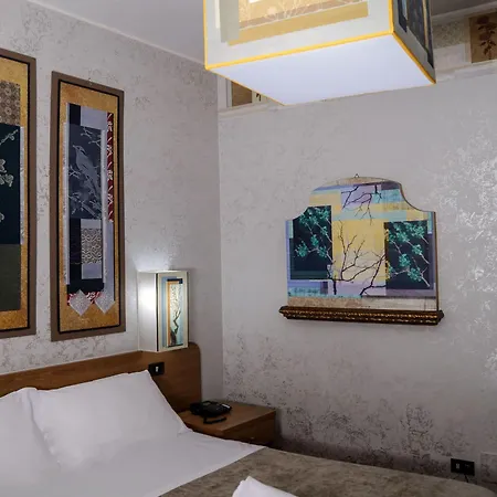 Roma Room Hotel 3*