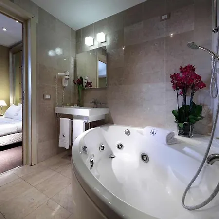 Saint John 4*