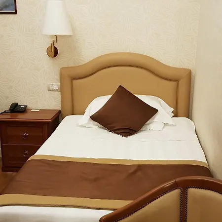 Otel Piazza Di Spagna
