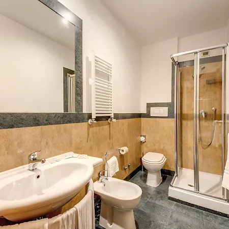 Hotel Romoli 3*