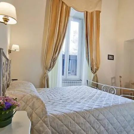 Le Clarisse Pantheon Hotel
