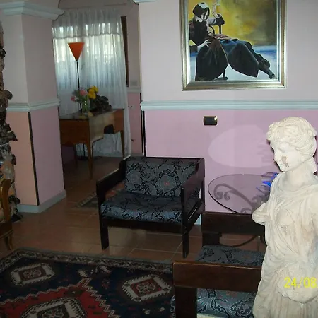 Alexis Hotel 2*
