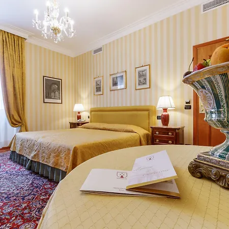 Residenza Paolo Vi 4*