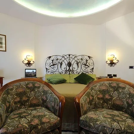 Hotel Farnese 4*
