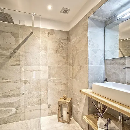 La Maison Di Sant'anna Affittacamere 3*