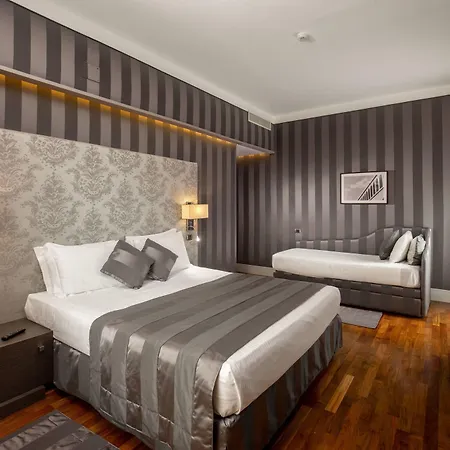Monti Palace Hotell
