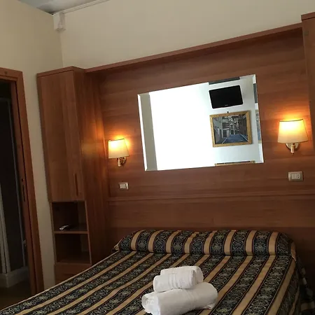 Bolognese Hotel 2*