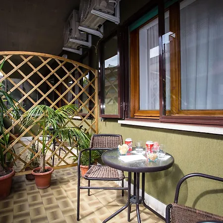Trastevere's Friends Рим
