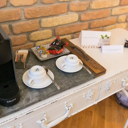 Spagna Ave Bed & Breakfast Rome