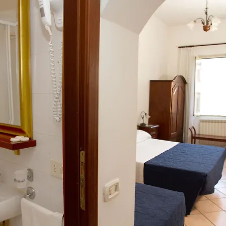 Gaudi Hotel 2*